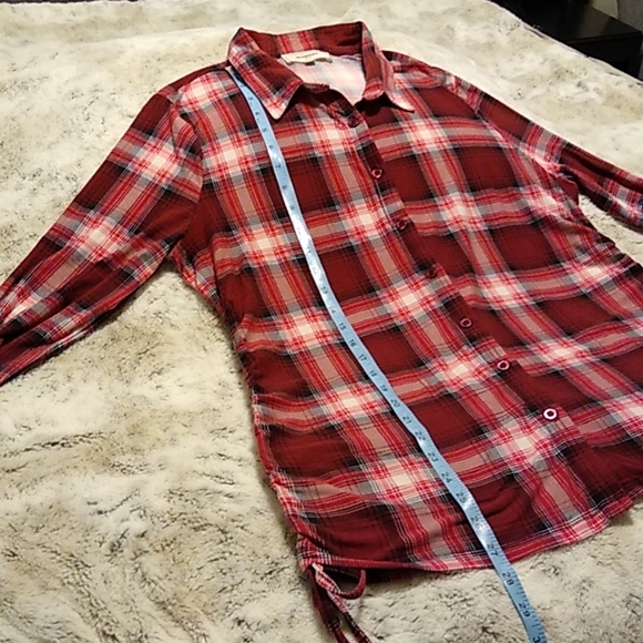 Like New No Comment Buttery Soft Plaid Top: Large - Picture 6 of 7